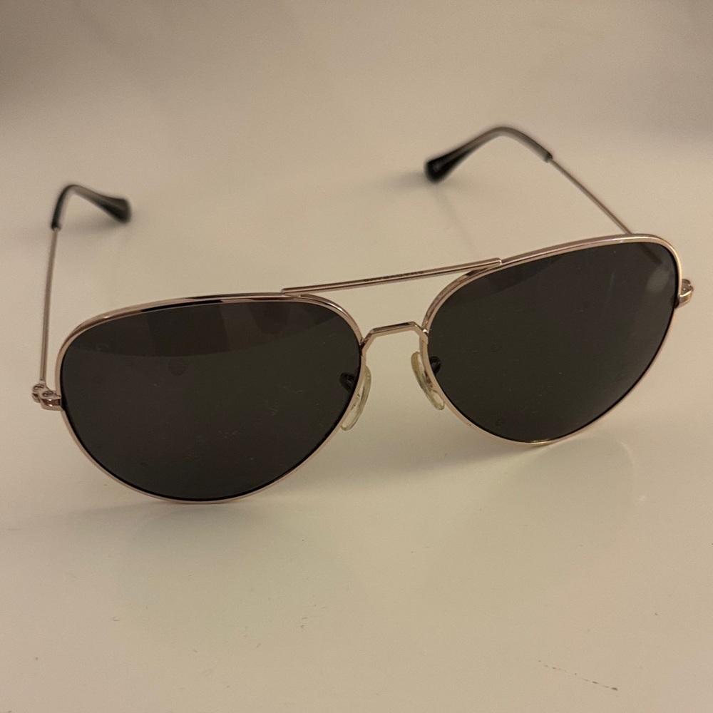 Classic Black Aviator Sunglasses - Picture 2 of 2